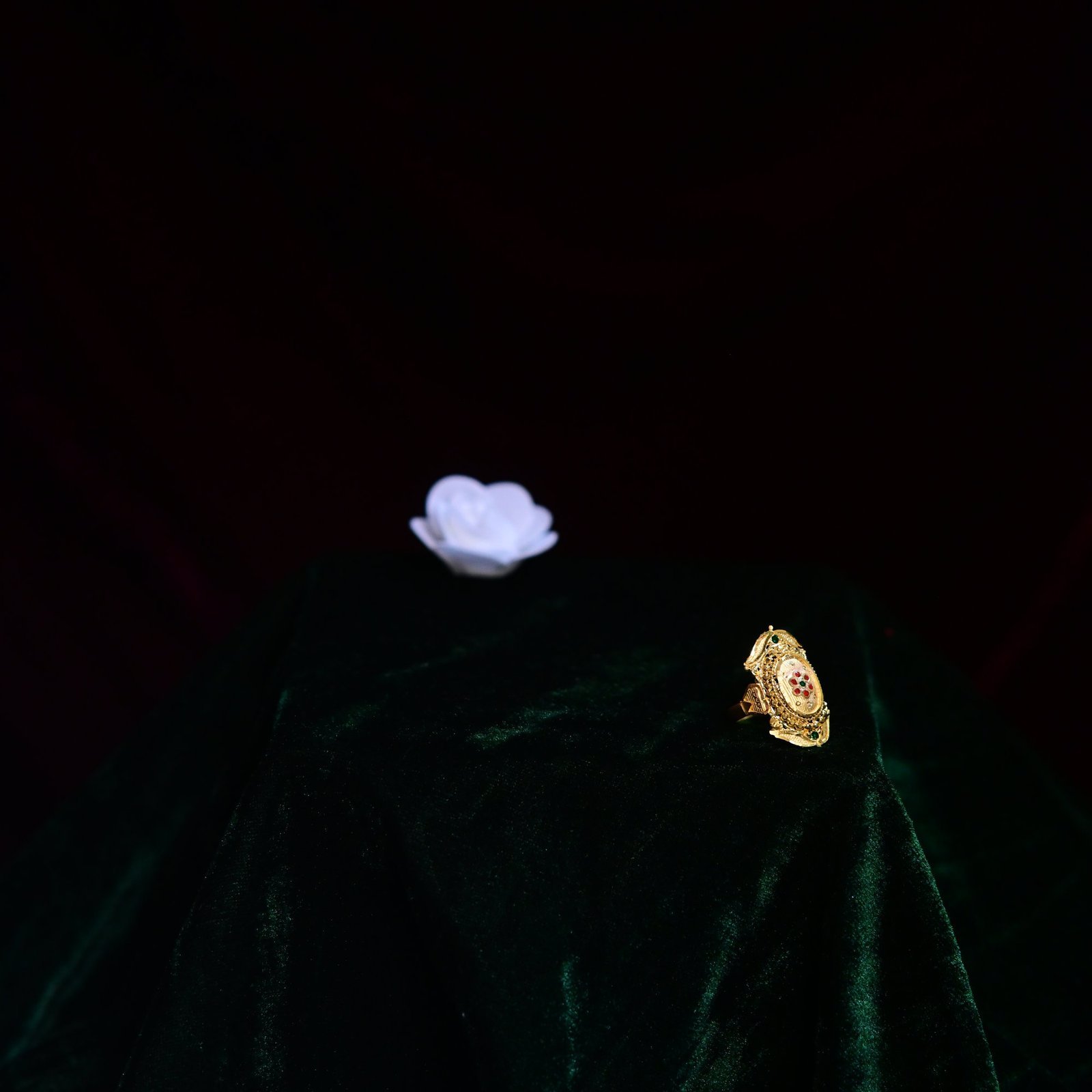 product305.jpg Ladies Ring - Image 1