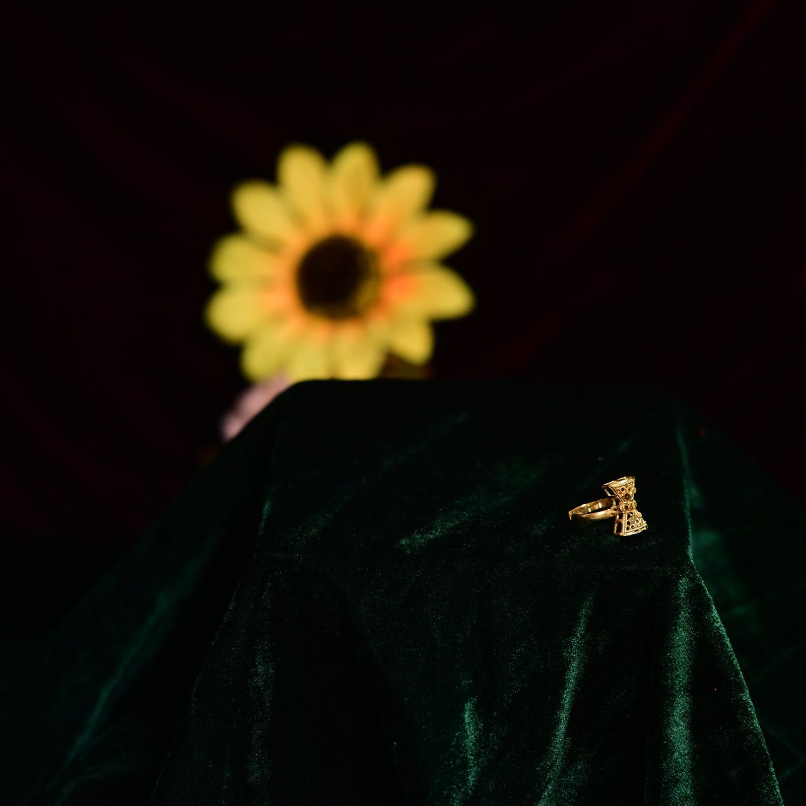 product329.jpg Ladies Ring - Image 1