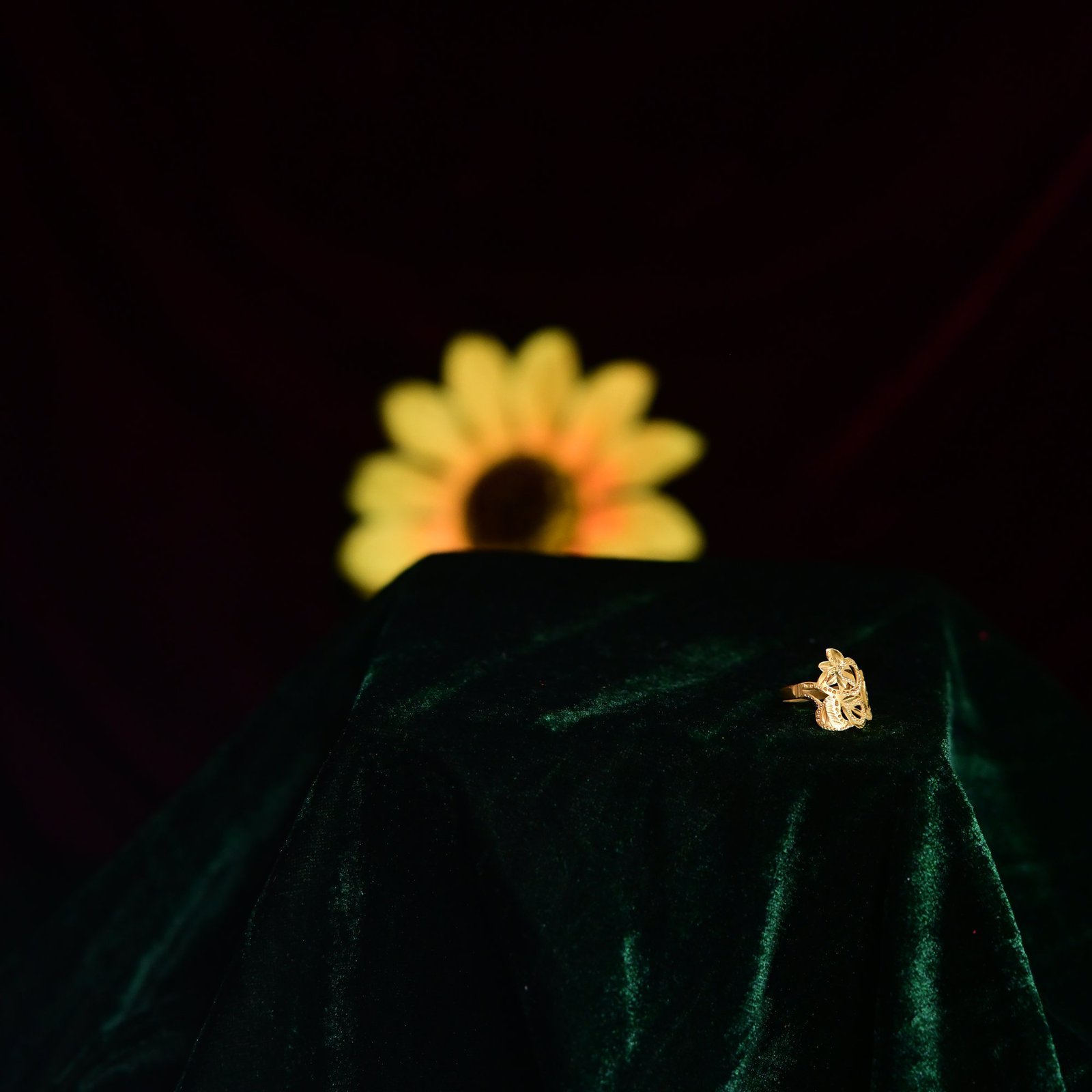 product332.jpg Ladies Ring - Image 1