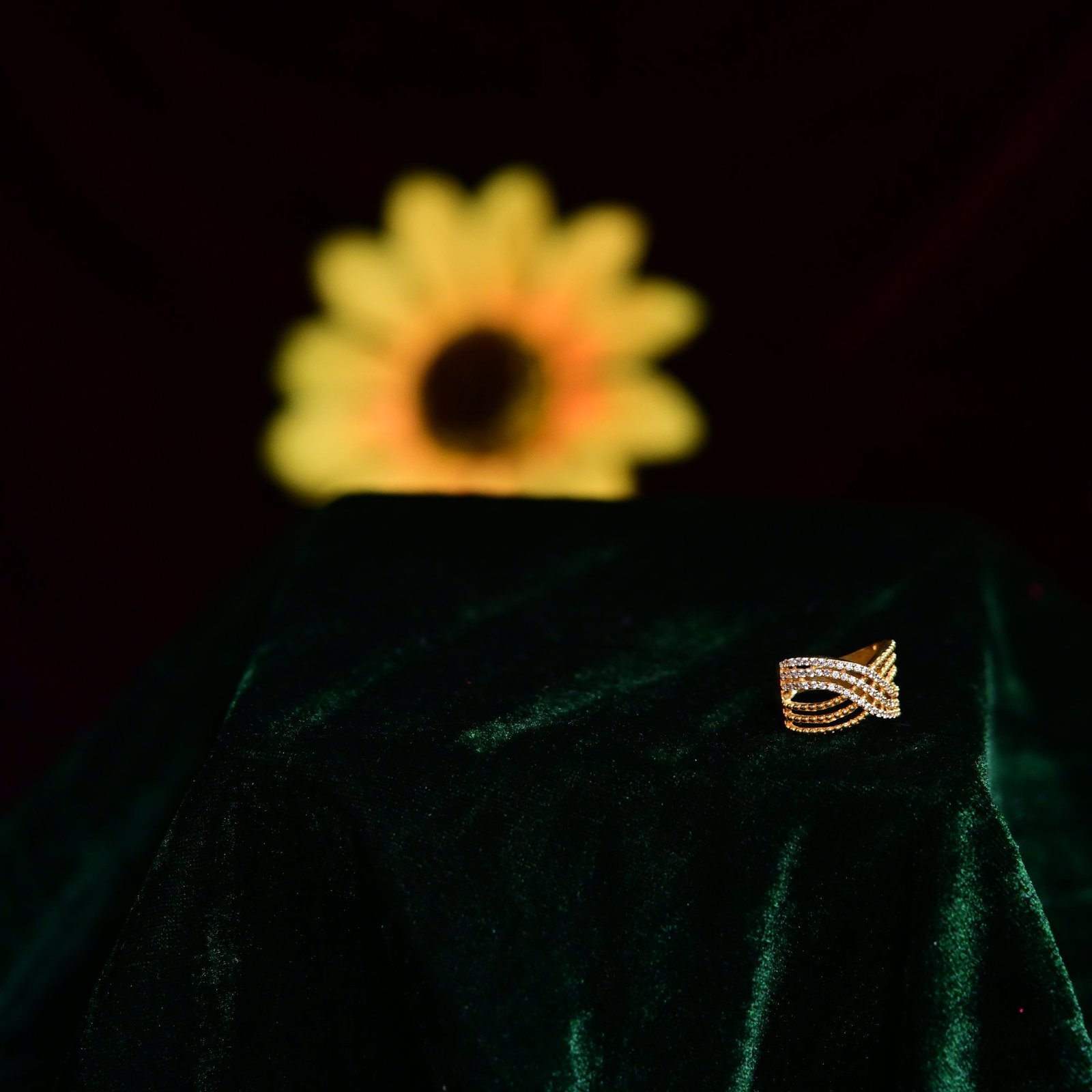 product333.jpg Ladies Ring - Image 1