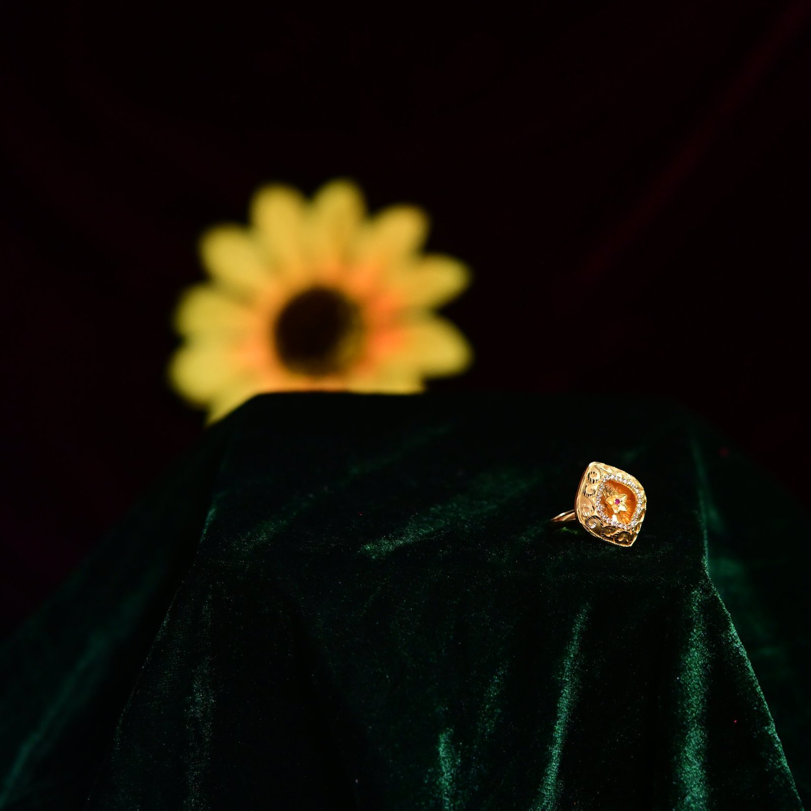 product340.jpg Ladies Ring - Image 1