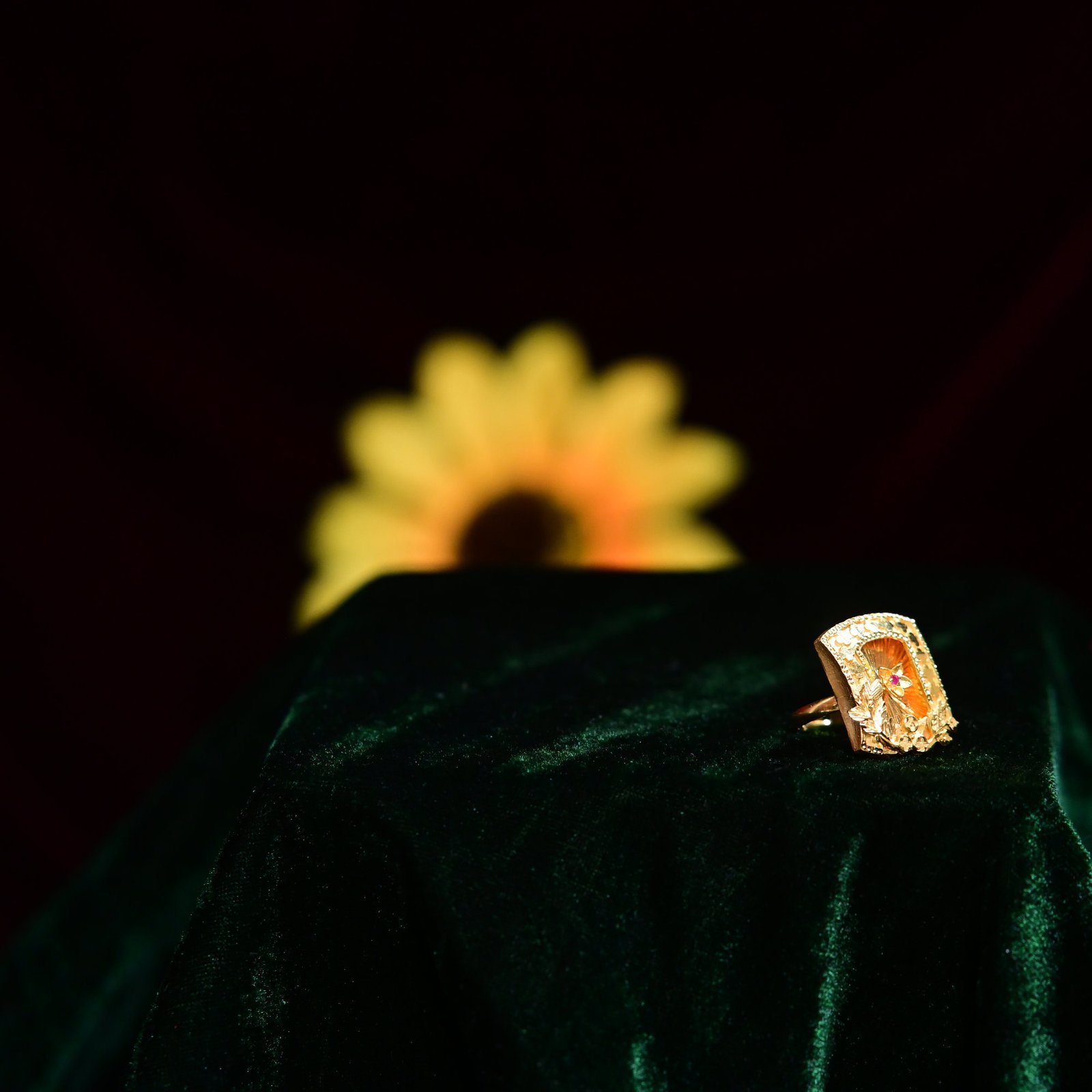 product347.jpg Ladies Ring - Image 1