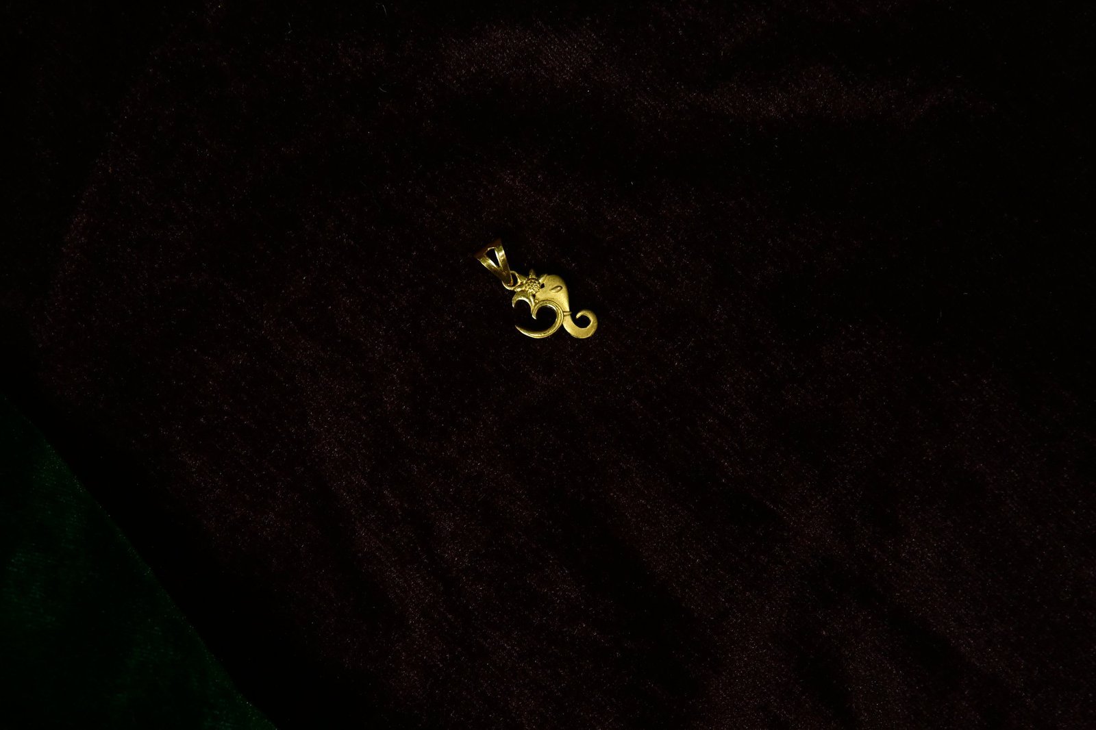 product503.jpg OM Locket - Image 1