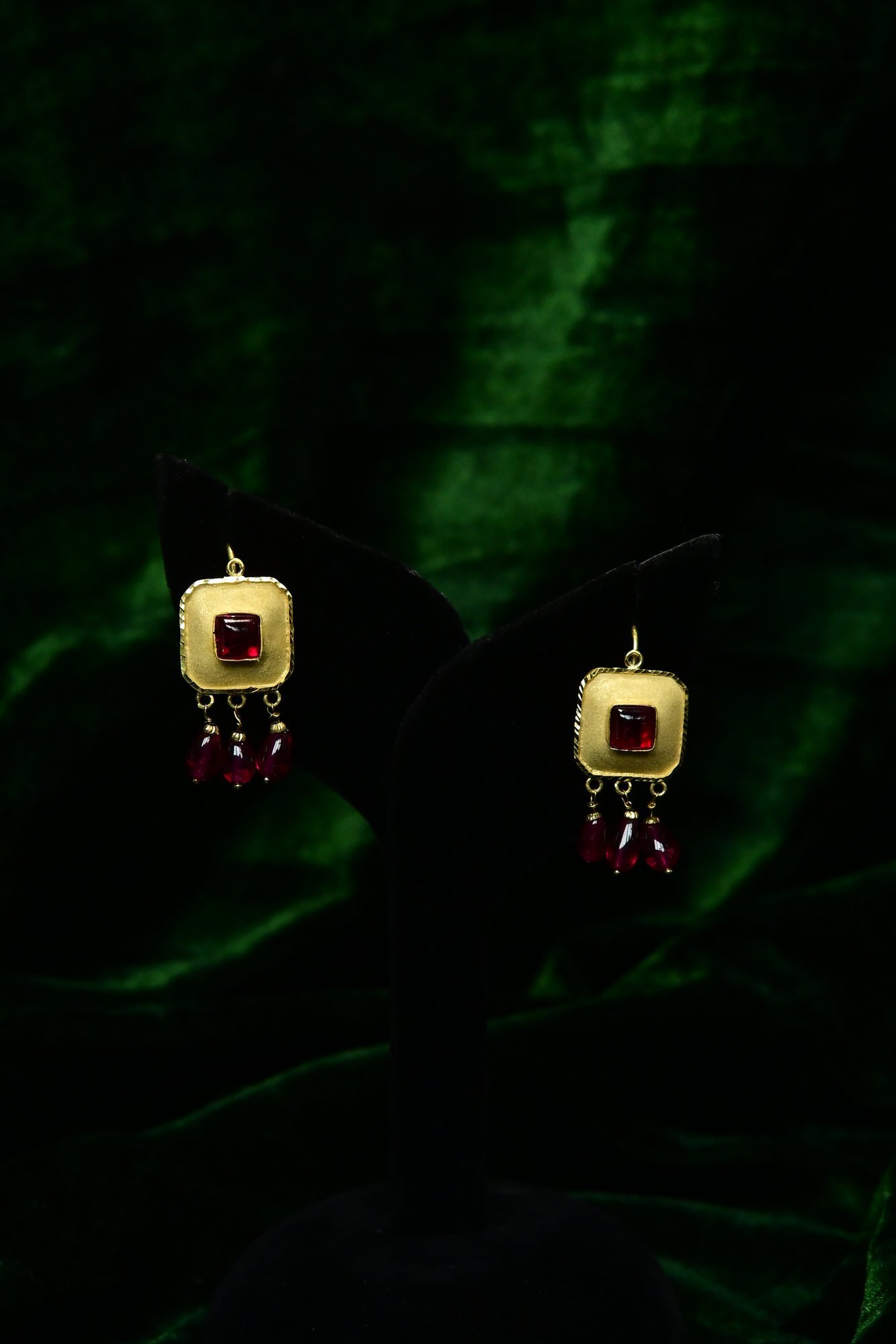 product571.jpg singtic Tops - Image 1