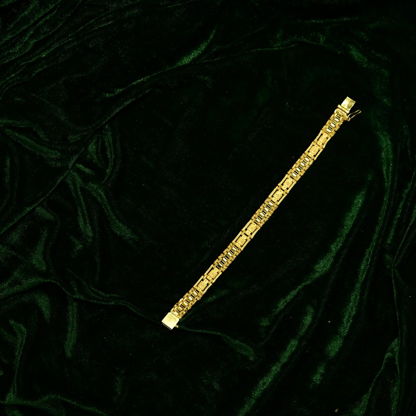 product581.jpg Gents Bracelt - Image 1