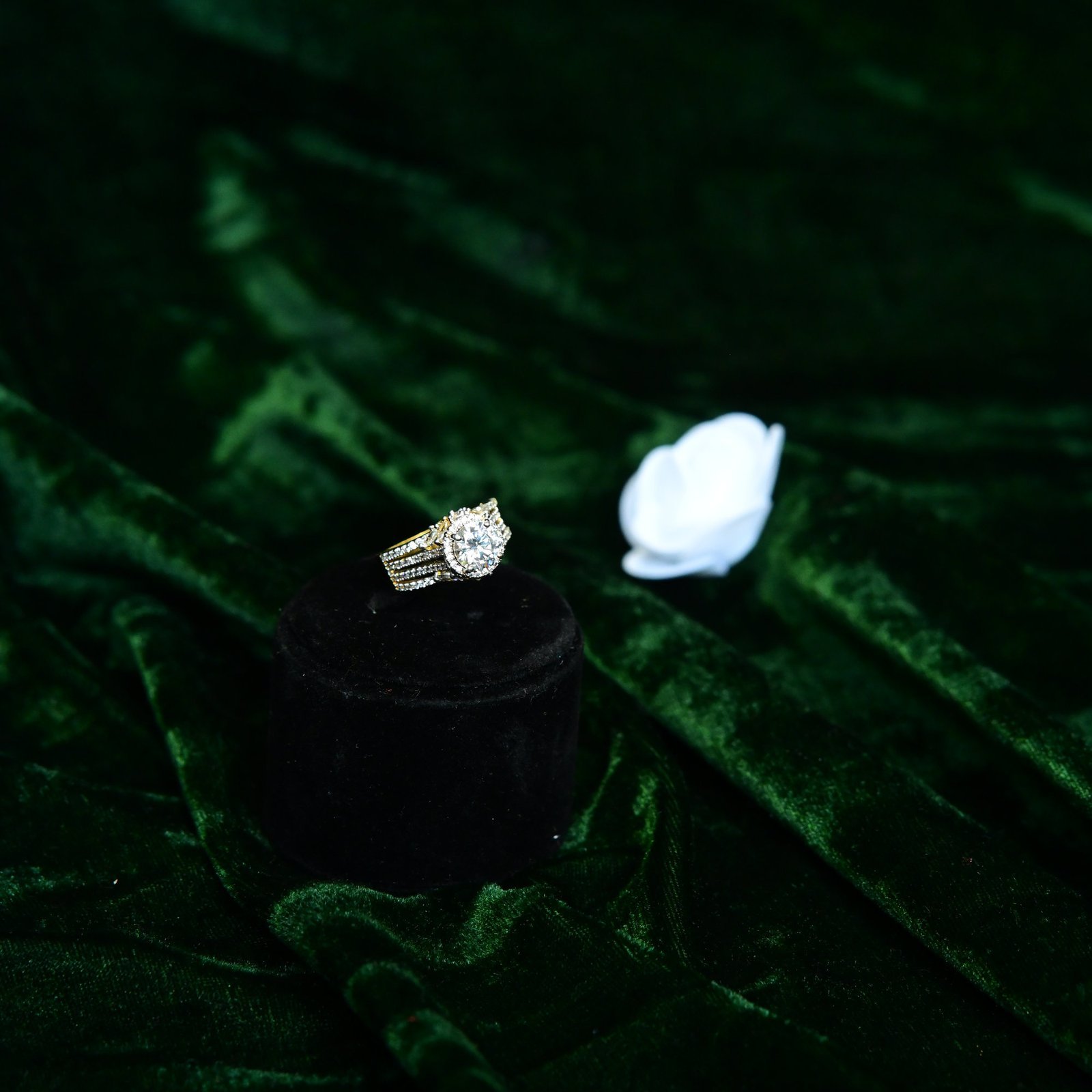 product798.jpg Ladies Ring - Image 1