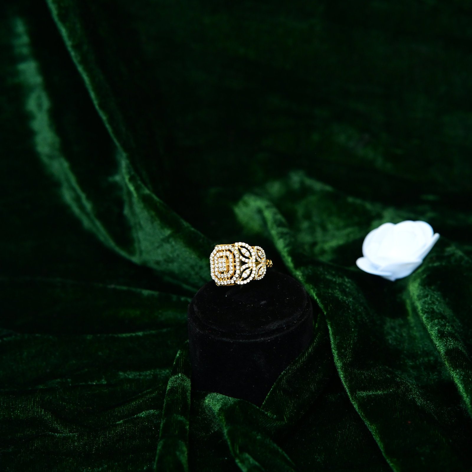 product807.jpg Ladies Ring - Image 1